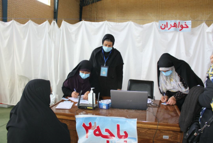 واکسیناسیون کرونا در ورزشگاه فجر خورزوق